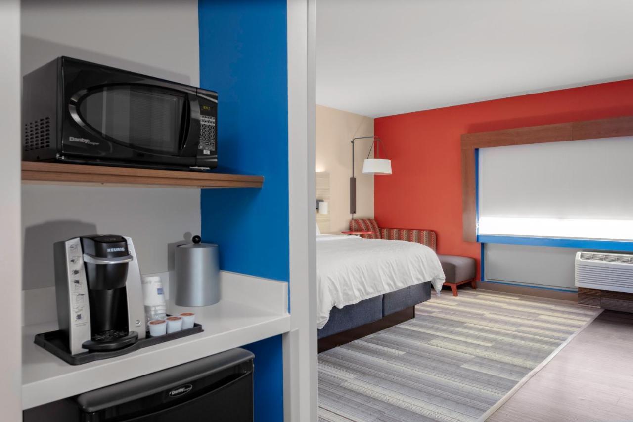 Holiday Inn Express & Suites Wilmington West - Medical Park By Ihg Exterior foto