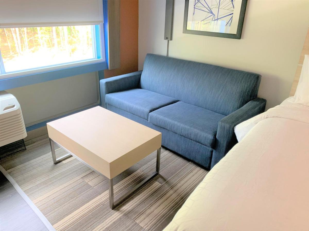 Holiday Inn Express & Suites Wilmington West - Medical Park By Ihg Exterior foto